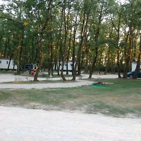 Domaine De Miraval פארק נופש Belleserre