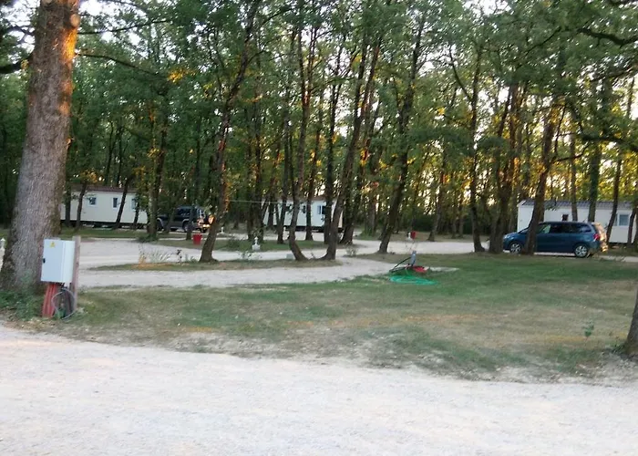 Domaine De Miraval Village de vacances Belleserre