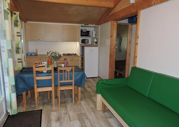 Domaine De Miraval 4*