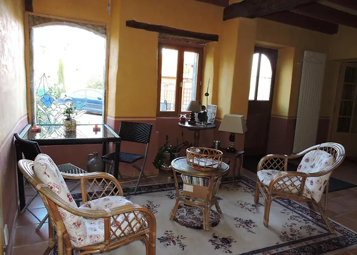 Domaine De Miraval 4*