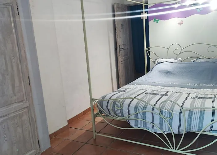 Domaine De Miraval 4*